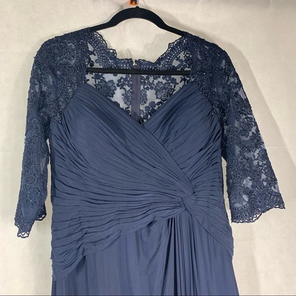 La Femme Ruched Twist Column Formal Gown Plus Size US 20 - Picture 10 of 12